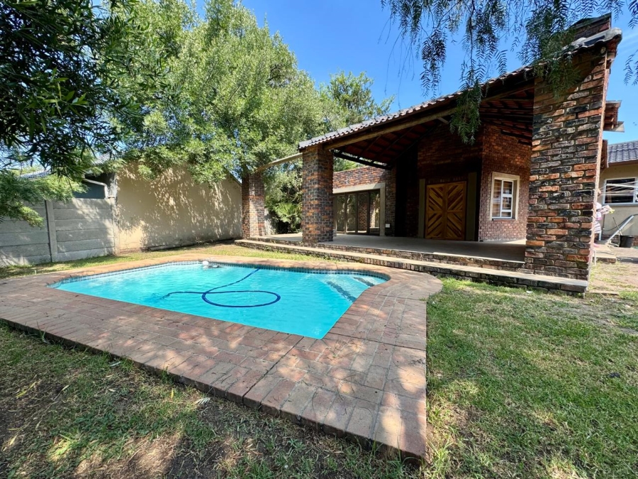 3 Bedroom Property for Sale in Cosmosrand Mpumalanga