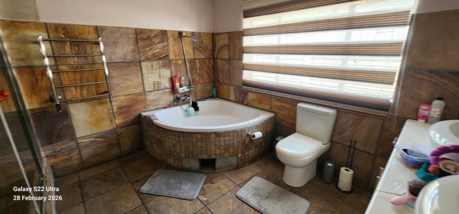 4 Bedroom Property for Sale in Standerton Mpumalanga