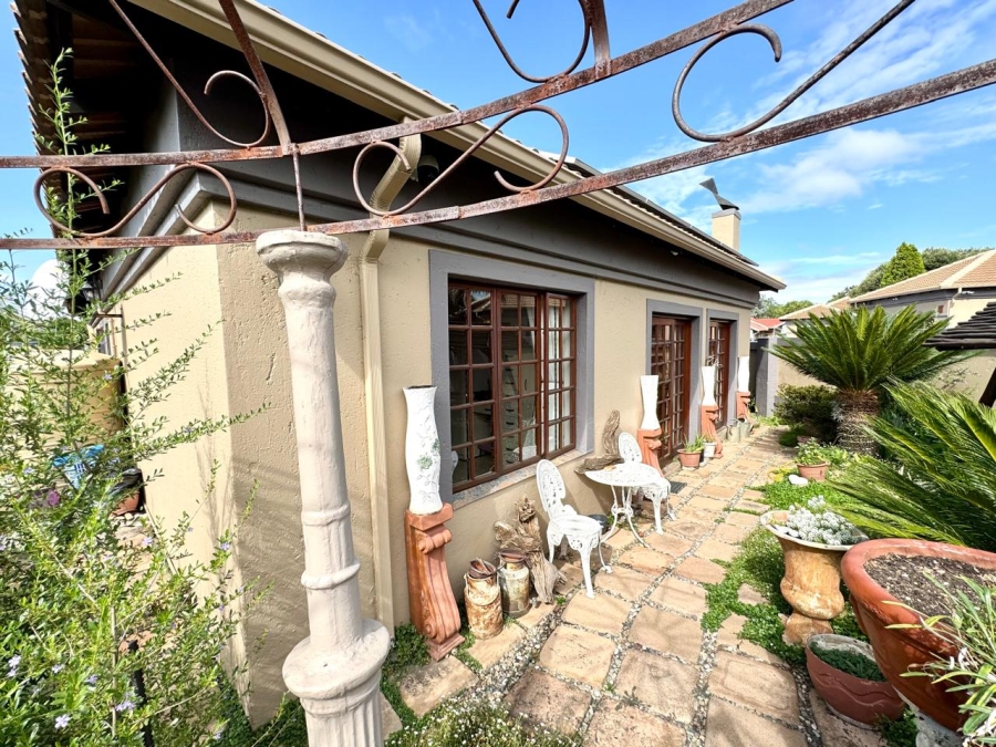 3 Bedroom Property for Sale in Cosmosrand Mpumalanga