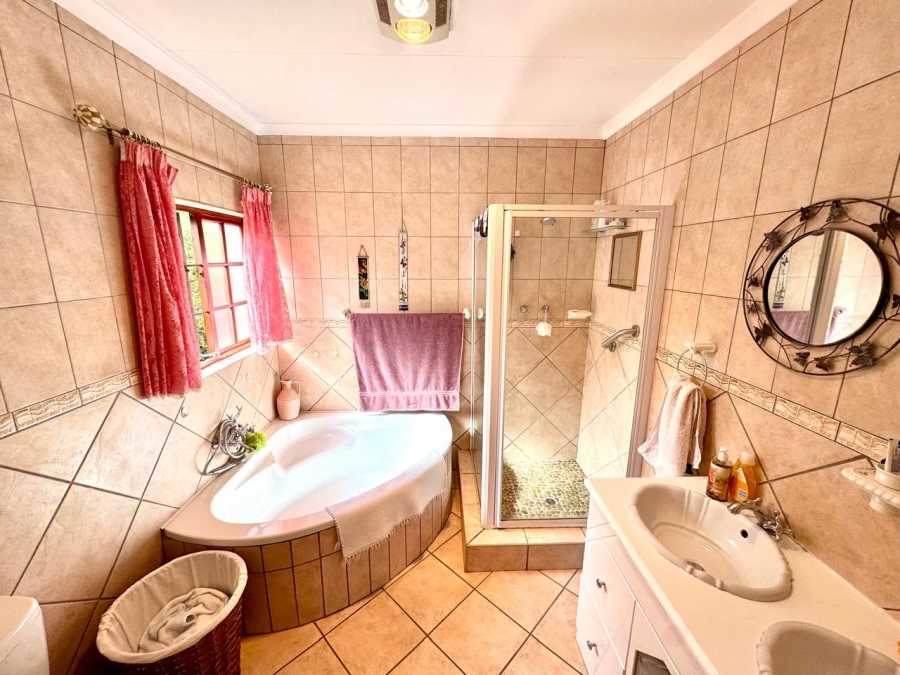 3 Bedroom Property for Sale in Cosmosrand Mpumalanga