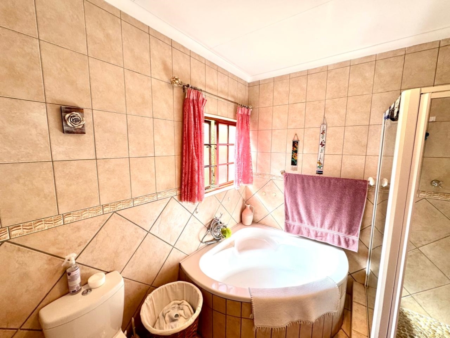 3 Bedroom Property for Sale in Cosmosrand Mpumalanga