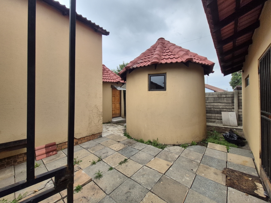 3 Bedroom Property for Sale in Embalenhle Ext 4 Mpumalanga