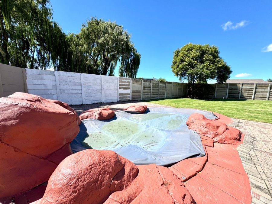 4 Bedroom Property for Sale in Cosmosrand Mpumalanga