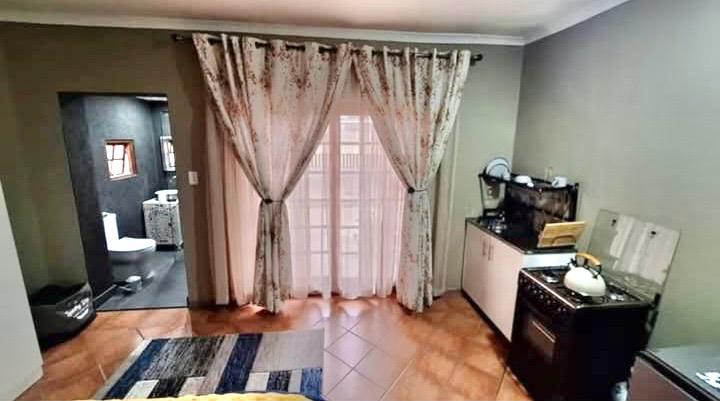 6 Bedroom Property for Sale in Trichardt Mpumalanga