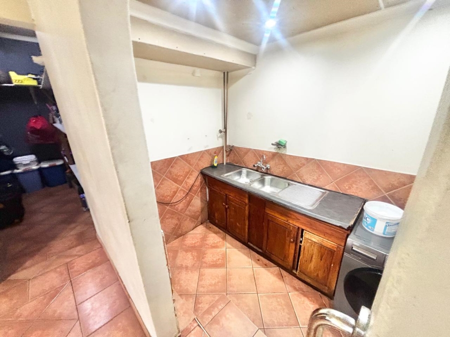 6 Bedroom Property for Sale in Trichardt Mpumalanga