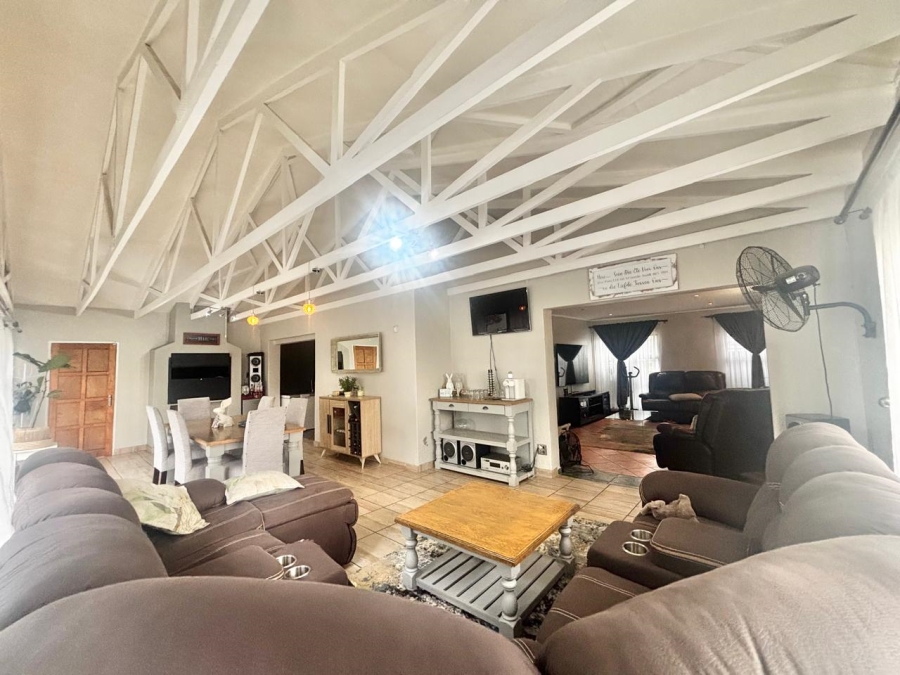 4 Bedroom Property for Sale in Kruinpark Mpumalanga