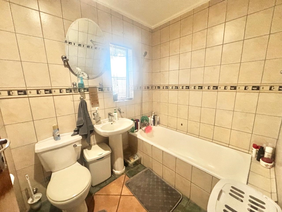 4 Bedroom Property for Sale in Kruinpark Mpumalanga