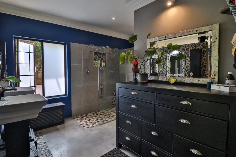 5 Bedroom Property for Sale in West Acres Mpumalanga