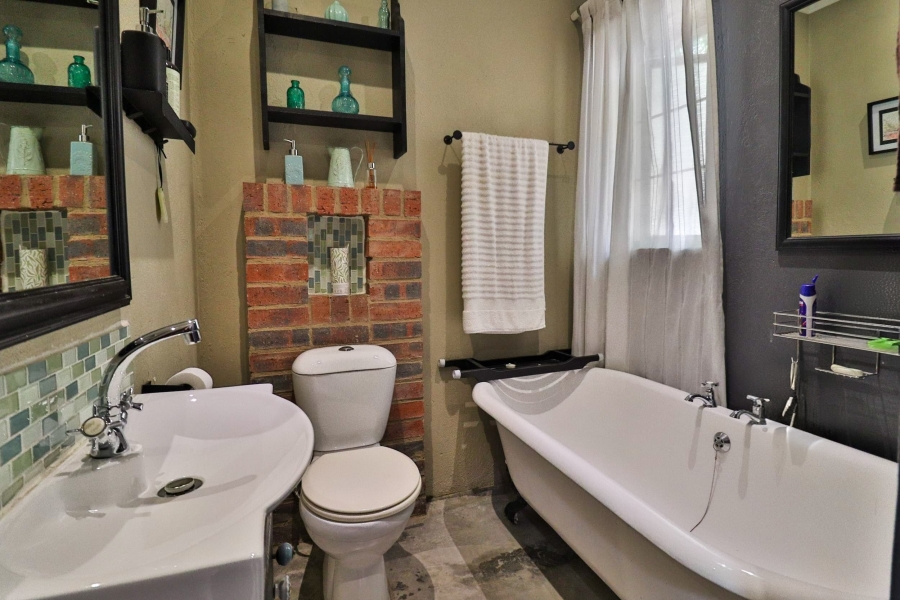 5 Bedroom Property for Sale in West Acres Mpumalanga