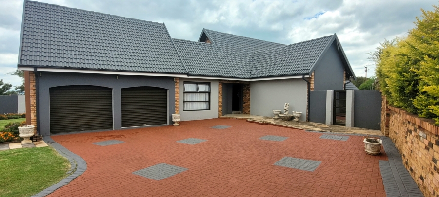 4 Bedroom Property for Sale in Dennesig Mpumalanga