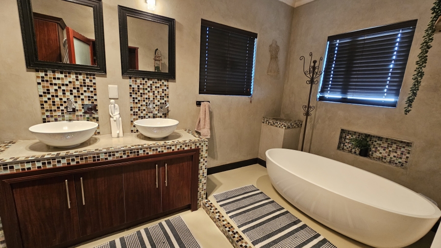 4 Bedroom Property for Sale in Reyno Ridge Mpumalanga