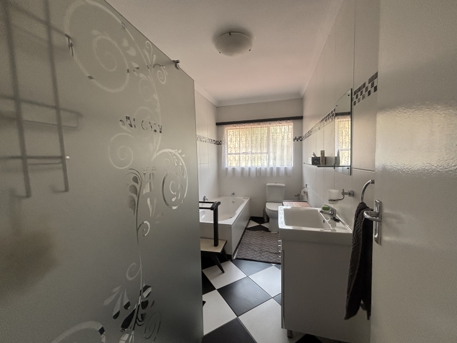 4 Bedroom Property for Sale in Die Heuwel Mpumalanga