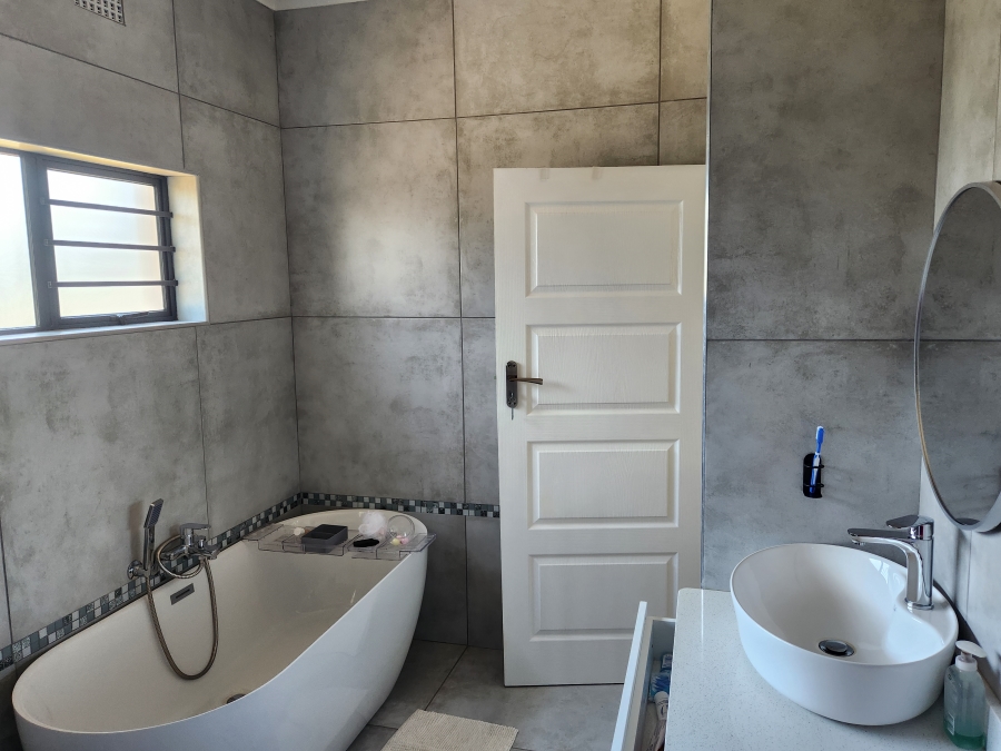 4 Bedroom Property for Sale in Barberton Mpumalanga