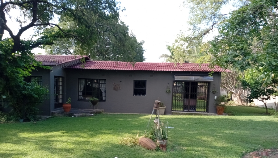 3 Bedroom Property for Sale in Hectorspruit Mpumalanga
