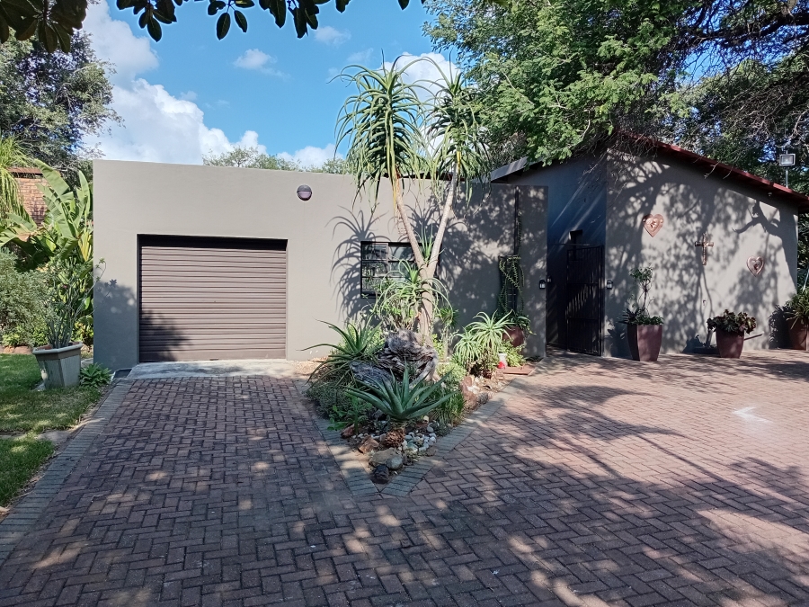 3 Bedroom Property for Sale in Hectorspruit Mpumalanga
