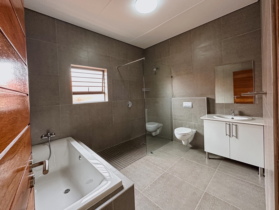 4 Bedroom Property for Sale in Bateleur Estate Mpumalanga