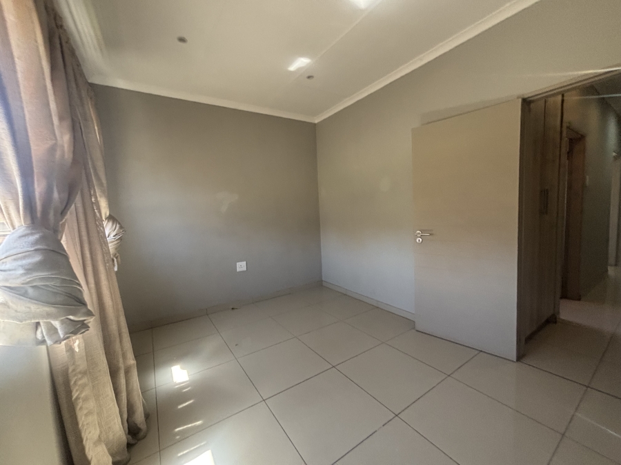 3 Bedroom Property for Sale in Jackaroo Park Mpumalanga