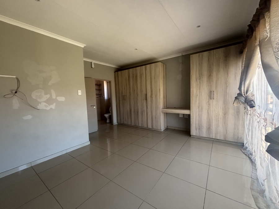 3 Bedroom Property for Sale in Jackaroo Park Mpumalanga