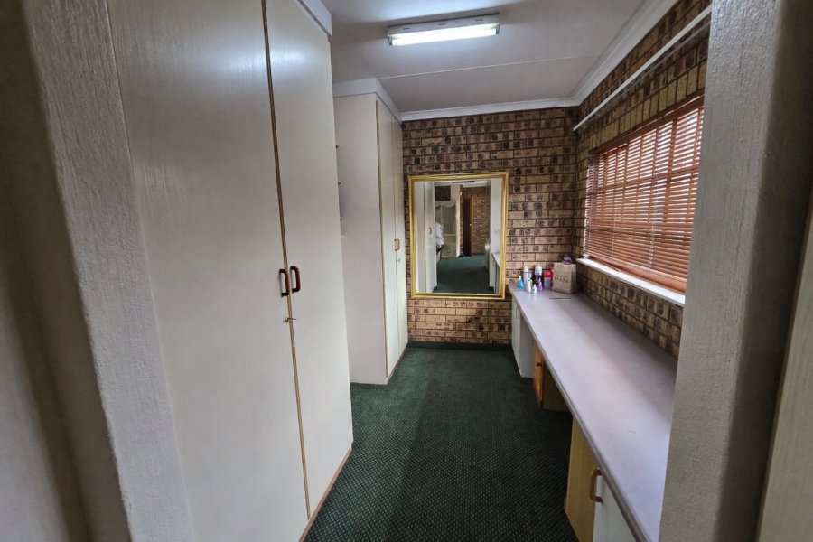 4 Bedroom Property for Sale in Aerorand Mpumalanga