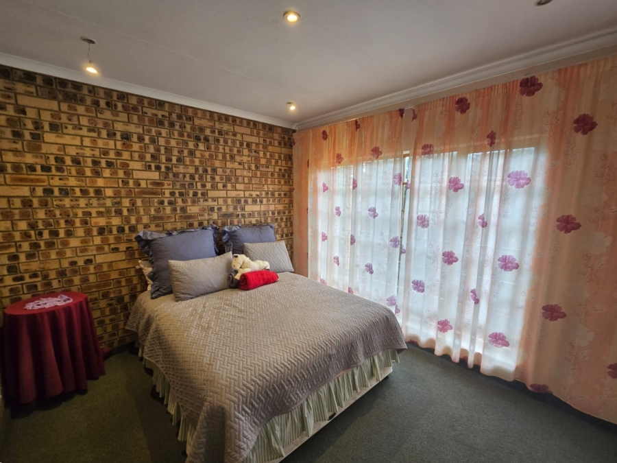 4 Bedroom Property for Sale in Aerorand Mpumalanga