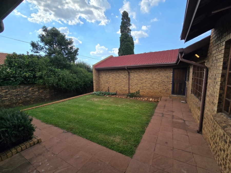 4 Bedroom Property for Sale in Aerorand Mpumalanga