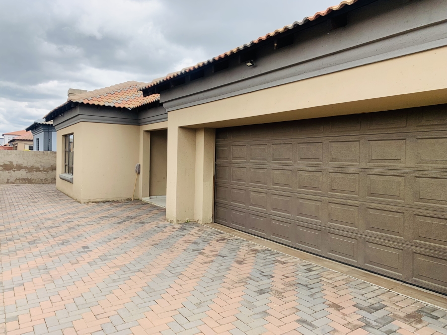 4 Bedroom Property for Sale in Aerorand Mpumalanga