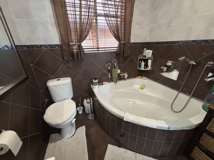 4 Bedroom Property for Sale in Del Judor Mpumalanga