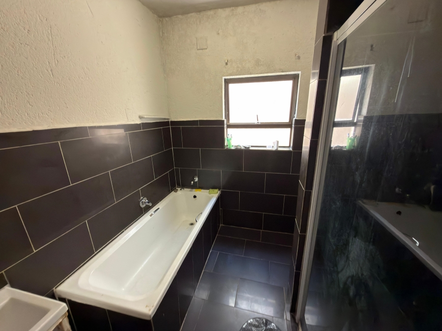 2 Bedroom Property for Sale in Stonehenge Mpumalanga