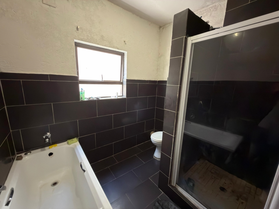 2 Bedroom Property for Sale in Stonehenge Mpumalanga