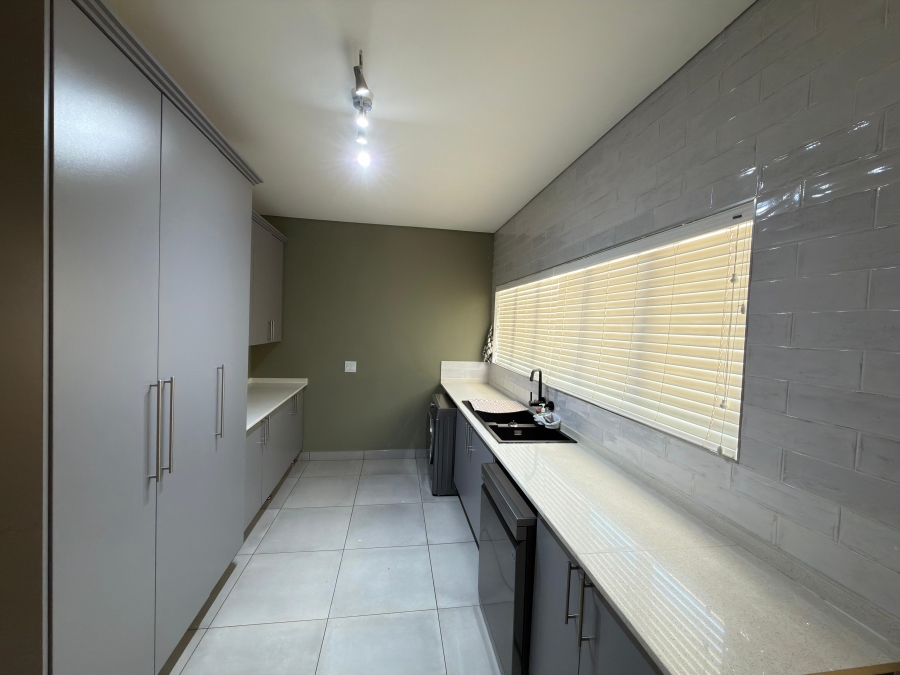 5 Bedroom Property for Sale in Drum Rock Mpumalanga