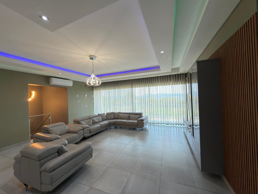 5 Bedroom Property for Sale in Drum Rock Mpumalanga