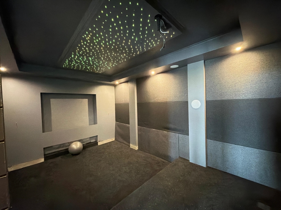 5 Bedroom Property for Sale in Drum Rock Mpumalanga