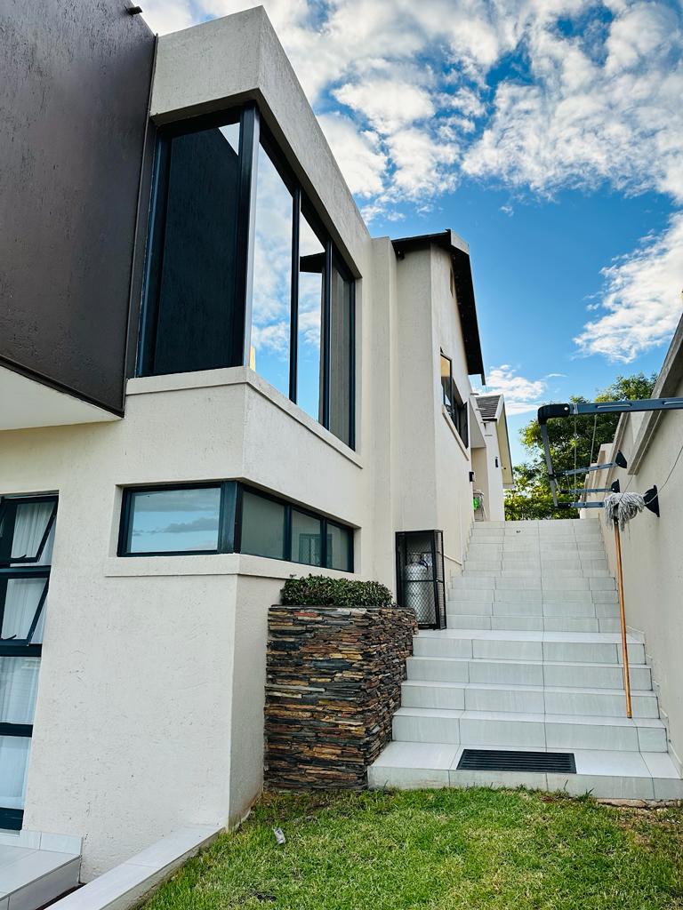 5 Bedroom Property for Sale in Drum Rock Mpumalanga