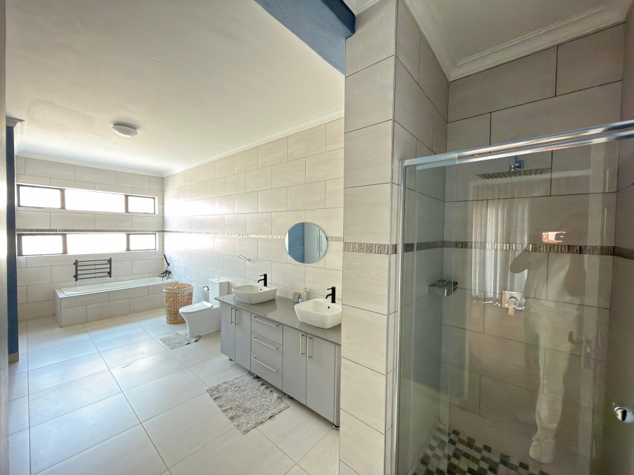 5 Bedroom Property for Sale in Drum Rock Mpumalanga