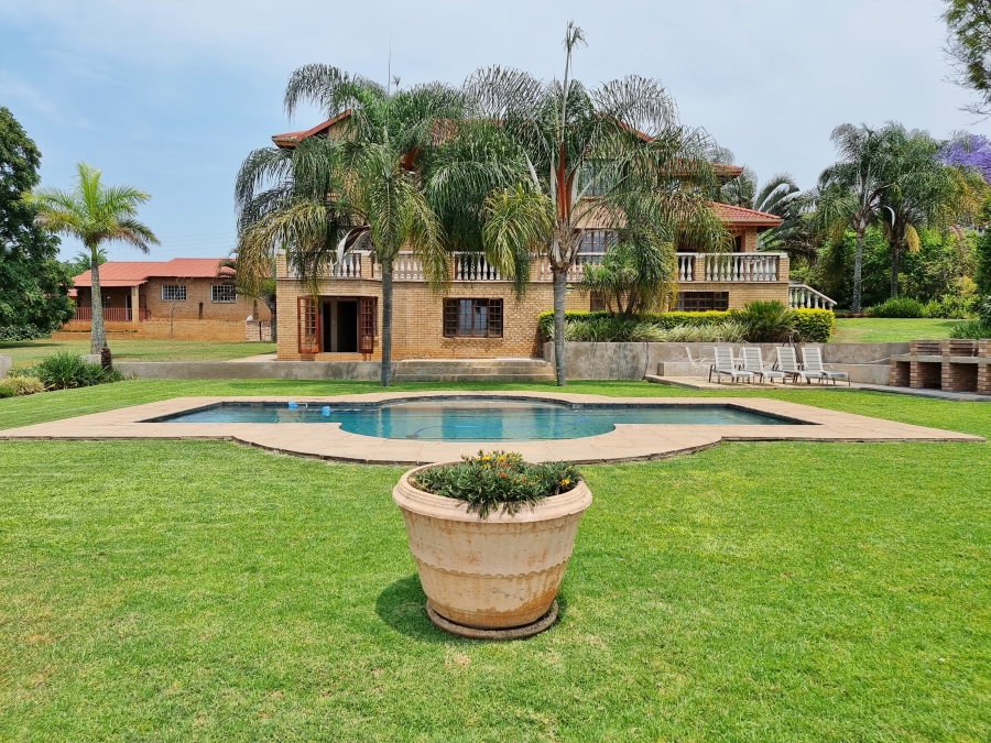 8 Bedroom Property for Sale in White River Mpumalanga