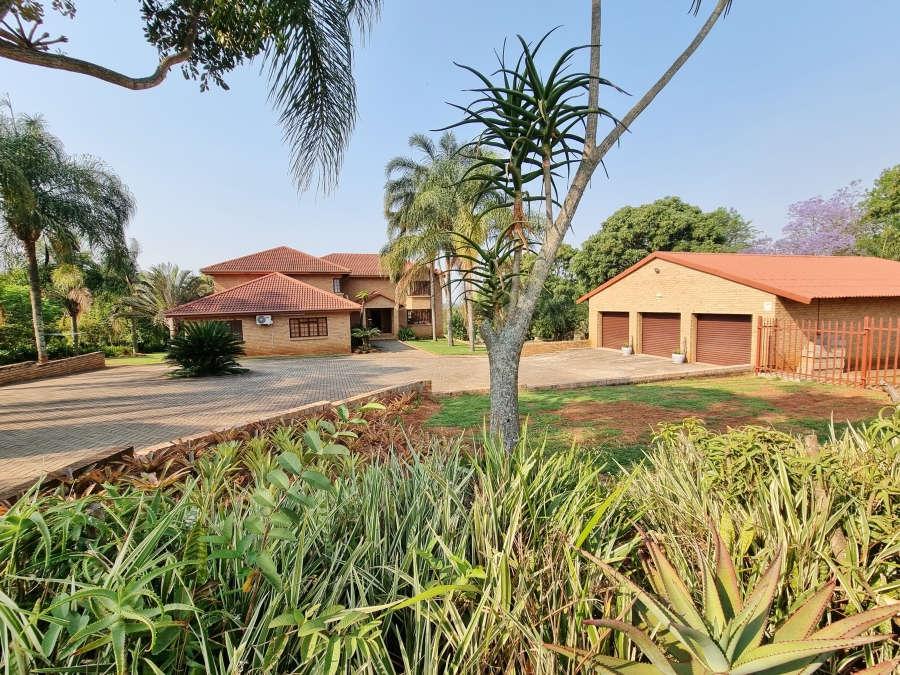8 Bedroom Property for Sale in White River Mpumalanga