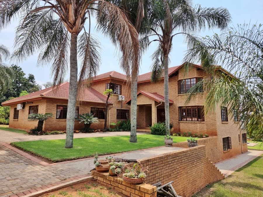 8 Bedroom Property for Sale in White River Mpumalanga