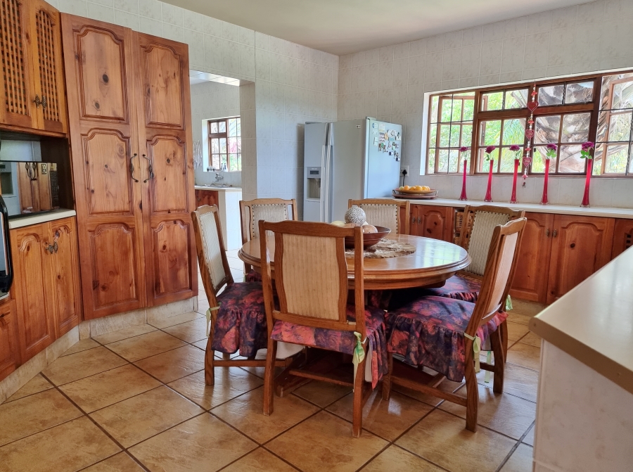 8 Bedroom Property for Sale in White River Mpumalanga