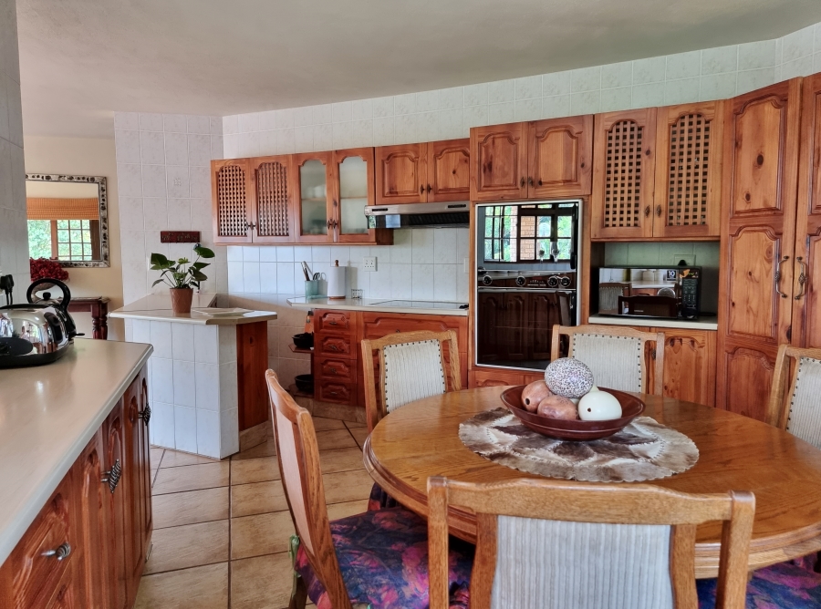 8 Bedroom Property for Sale in White River Mpumalanga