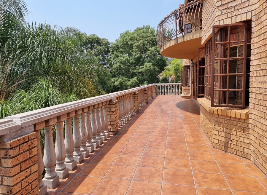 8 Bedroom Property for Sale in White River Mpumalanga