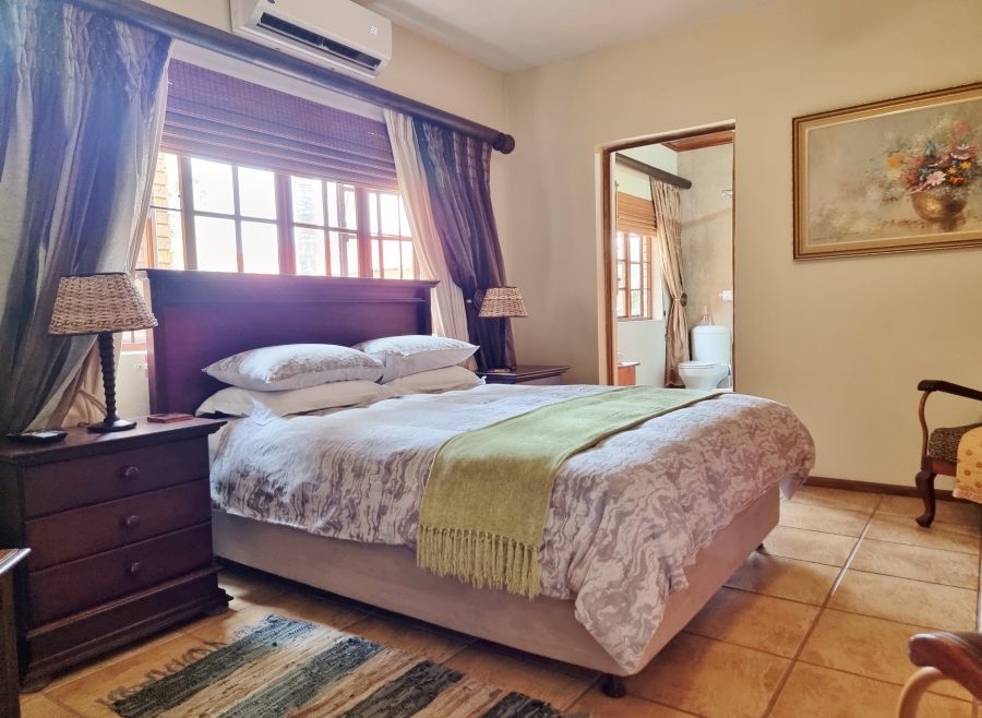 8 Bedroom Property for Sale in White River Mpumalanga