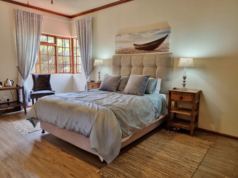 8 Bedroom Property for Sale in White River Mpumalanga