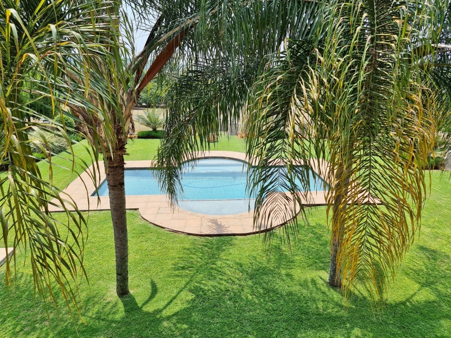 8 Bedroom Property for Sale in White River Mpumalanga