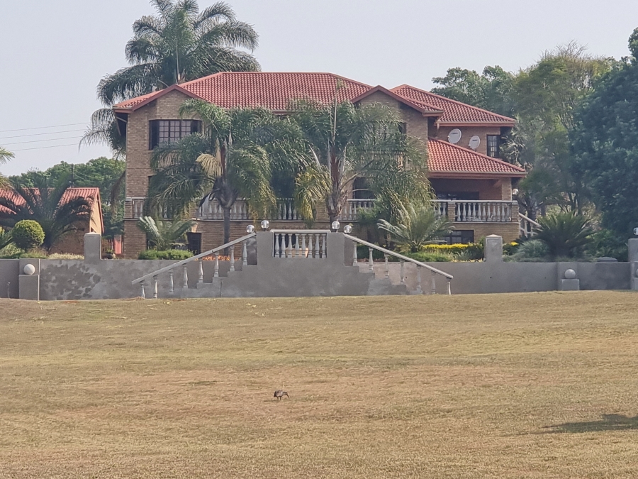 8 Bedroom Property for Sale in White River Mpumalanga