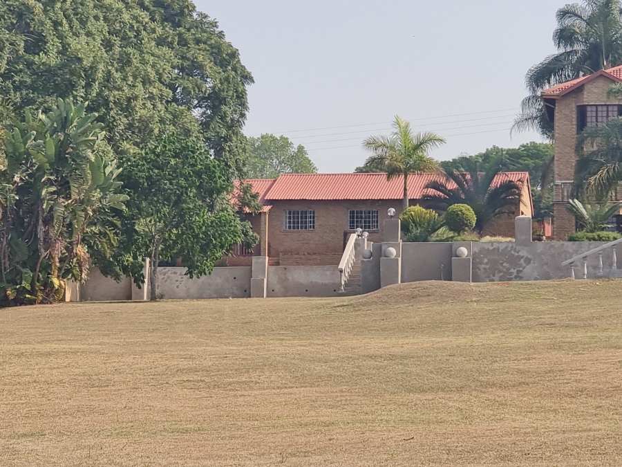 8 Bedroom Property for Sale in White River Mpumalanga