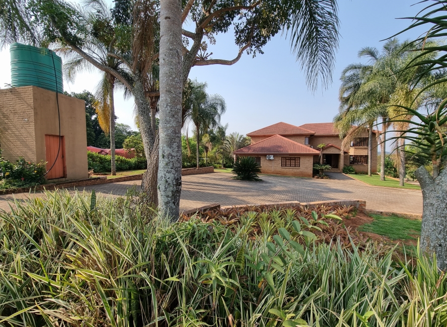 8 Bedroom Property for Sale in White River Mpumalanga