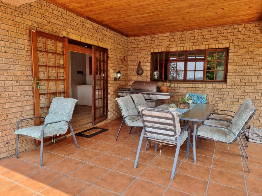 8 Bedroom Property for Sale in White River Mpumalanga