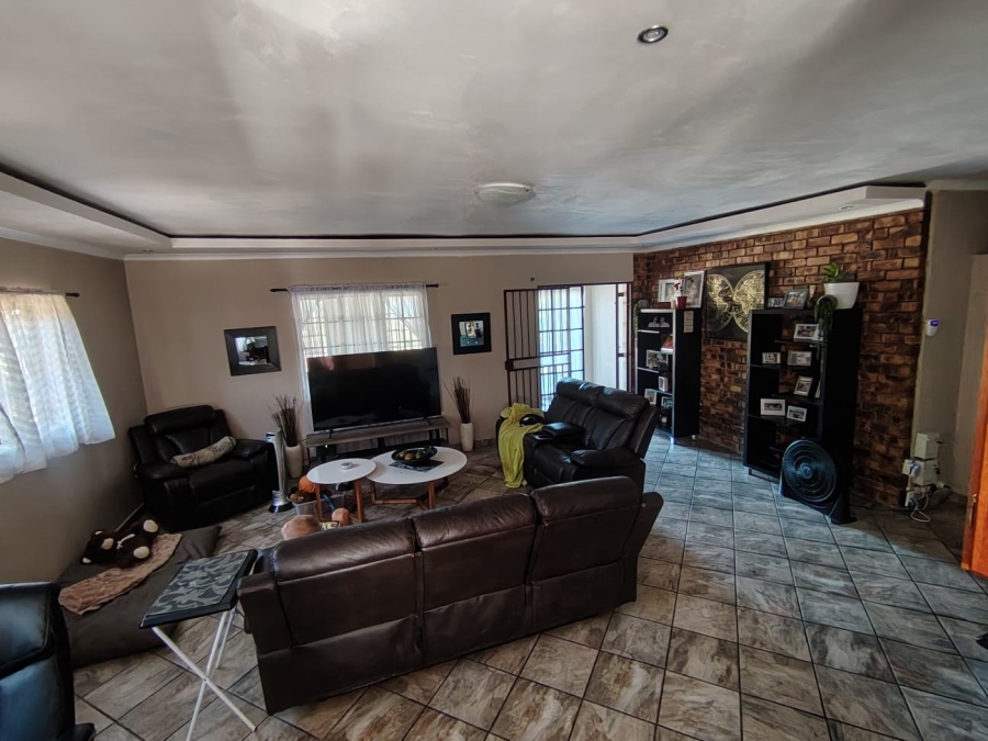 To Let 4 Bedroom Property for Rent in West Acres Mpumalanga