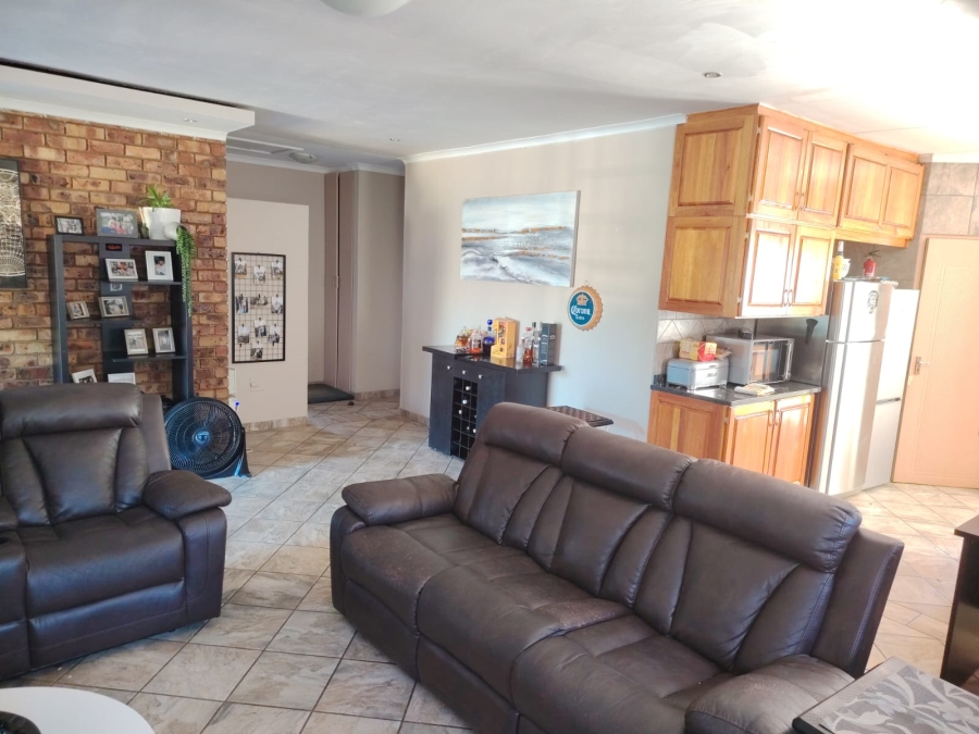 To Let 4 Bedroom Property for Rent in West Acres Mpumalanga