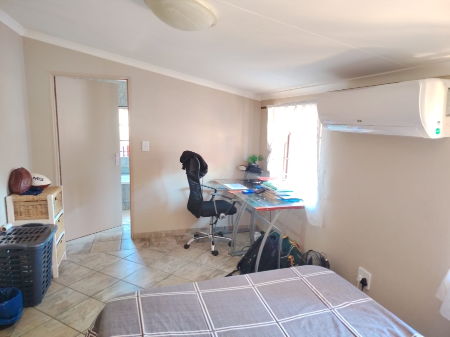 To Let 4 Bedroom Property for Rent in West Acres Mpumalanga